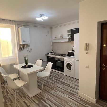 White One Apartment Petrosani Exterior photo